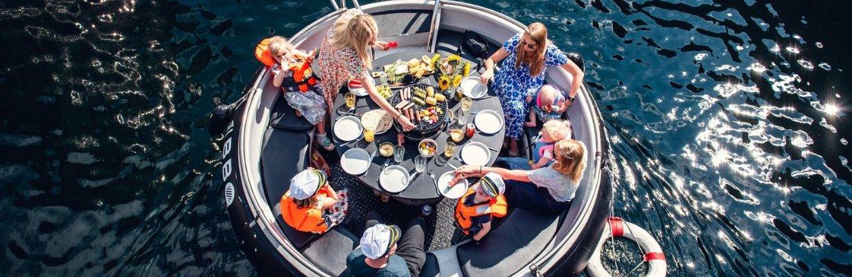 Relaxar, comer e ver filme pelos canais de Londres: conheça o Skuna Boats