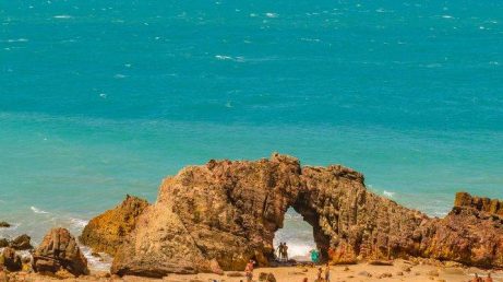Onde viajar em outubro: 10 destinos para aproveitar o mês no Brasil e no mundo