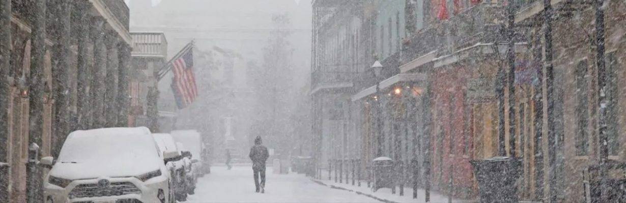 Neve histórica encobre Flórida e suas praias