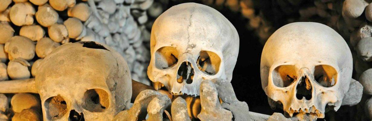 Turismo macabro em Roma: De Catacumbas a armazém de ossos