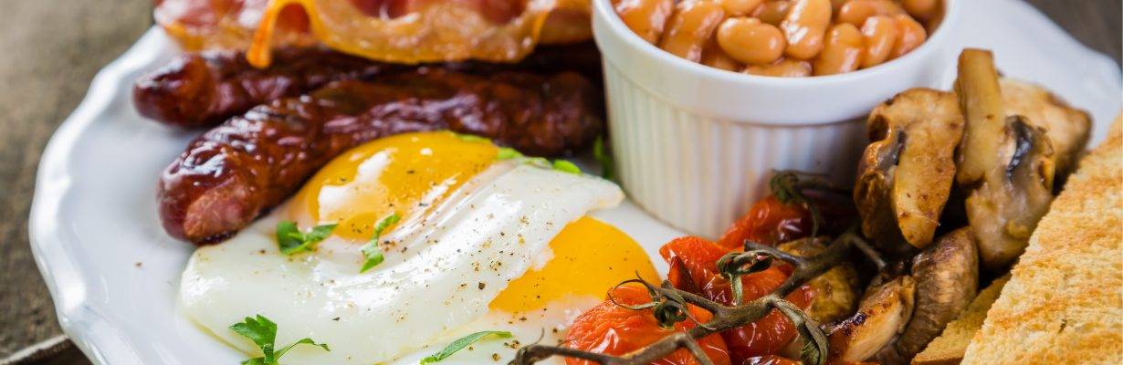 Os melhores hotéis em Londres onde o café da manhã vira um brunch