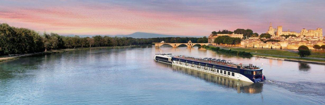 Suba à bordo do novo navio da Disney pelo sul da França