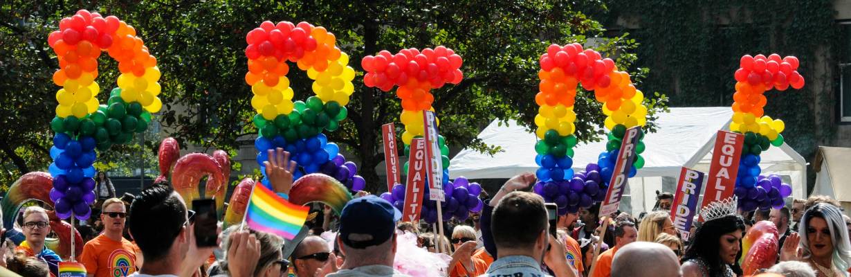 As 10 maiores paradas LGBTQIA+ do mundo