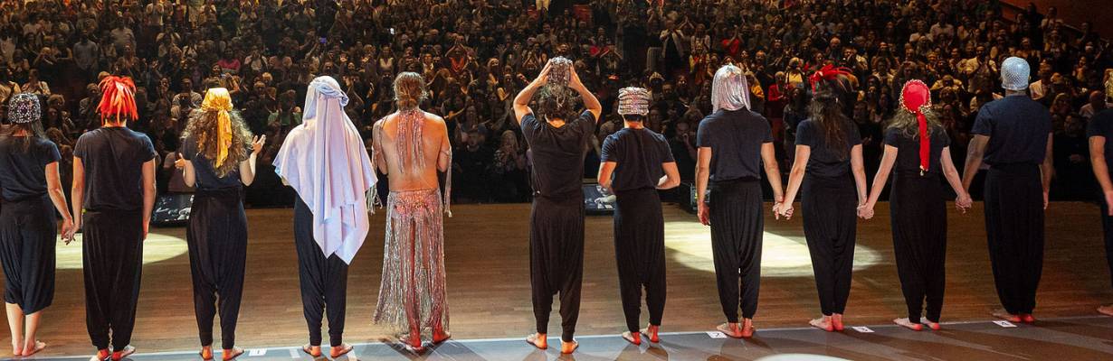 Maior festival de teatro do Brasil tem início em Curitiba