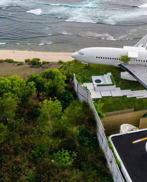 Private Jet Villa: a experiência de se hospedar num avião em Bali