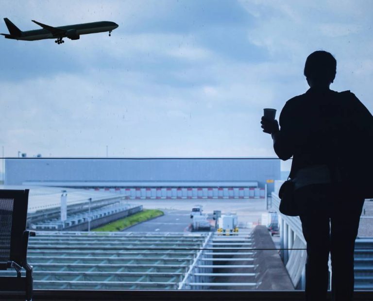 Bagagem no Aeroporto de Dubai: novos serviços oferecem entrega direta e check-in remoto