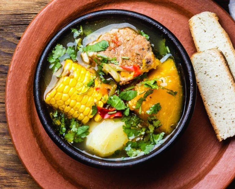 O que comer em Santiago? Conheça pratos e receitas típicas para experimentar