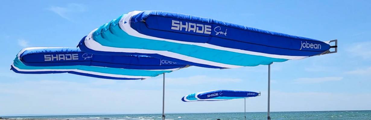 Chega de perrengue na praia! Conheça o guarda-sol tecnológico que evita estresse com o vento