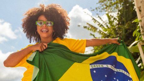 Vai viajar sozinha? O governo te dá 15% de desconto em hotéis