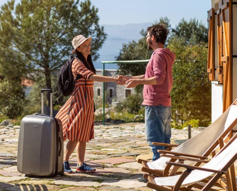 Justiça do Rio confirma que Airbnb é hospedagem e traz mudanças para viajantes