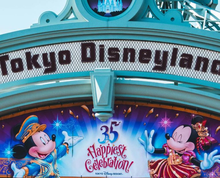 Disney em Tóquio: como viver um dia inesquecível entre atrações, comidas e shows