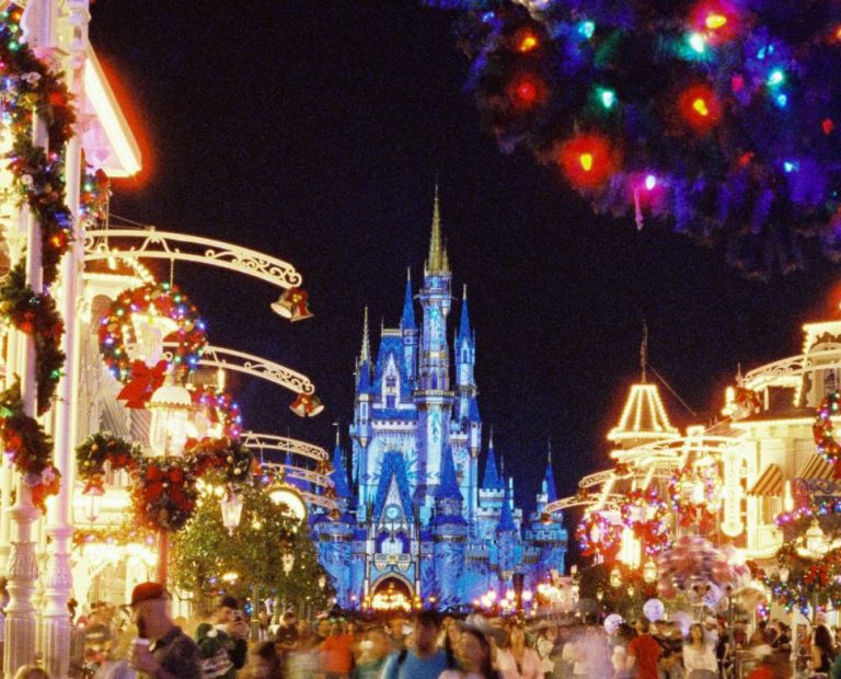 Natal na Disney em 2025: veja tudo o que vai rolar nos parques e resorts
