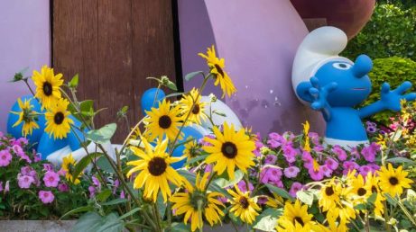 Airbnb lança experiência inspirada nos Smurfs em floresta na Bélgica