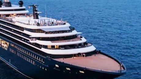 Megaiate de luxo Luminara chama atenção com cabine de R$ 378 mil