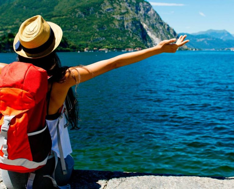 Vai viajar sozinho? Descubra 5 experiências para conhecer pessoas incríveis pelo Brasil
