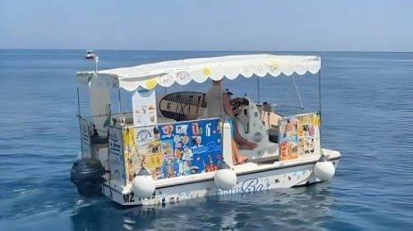 Já imaginou tomar sorvete no mar? Na Sicília, isso é possível!