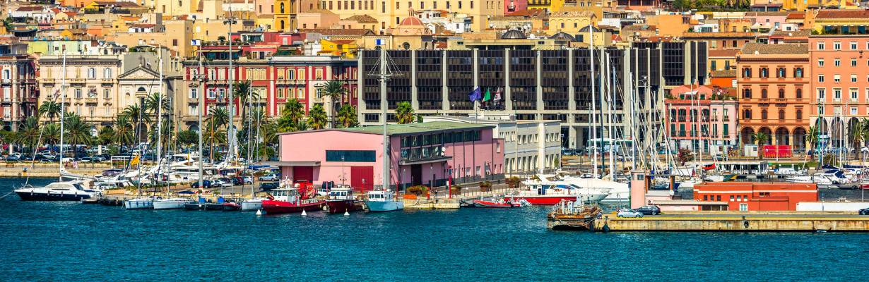 5 Bate-volta saindo de Cagliari: destinos imperdíveis na Sardenha