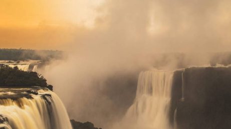 O Parque Nacional do Iguaçu terá horário especial entre 28 de julho e 2 de agosto para atender ao aumento de visitantes nas férias de inverno. A medida garante mais tempo para explorar as Cataratas do Iguaçu e busca oferecer uma experiência mais organizada aos turistas.