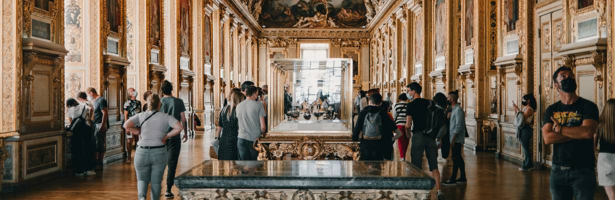 Água danifica 400 documentos no Museu do Louvre