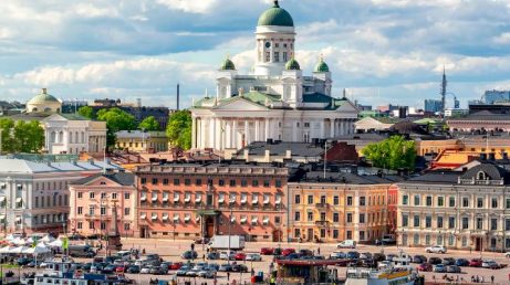 Descubra o que fazer em Helsinque em sua viagem: selecionamos 10 pontos turísticos que mostram desde a Praça do Senado até parques e museus da capital finlandesa.
