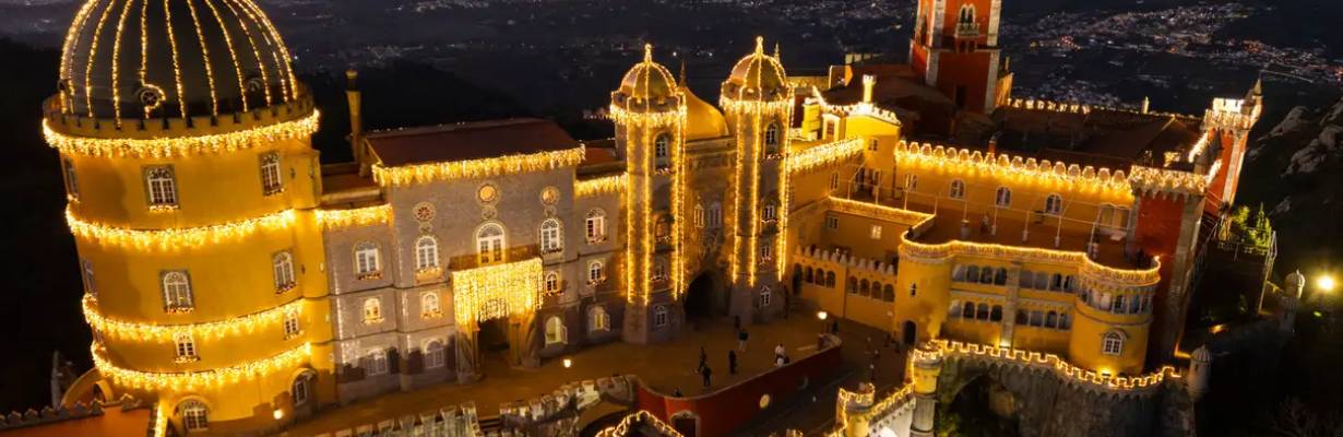 Caminhada de Natal em Sintra leva visitantes pelas luzes e segredos da região