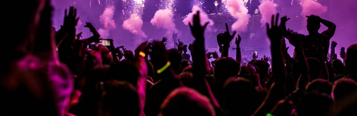 Quer saber onde ficam as melhores baladas do mundo? Veja o ranking com brasileiro na lista