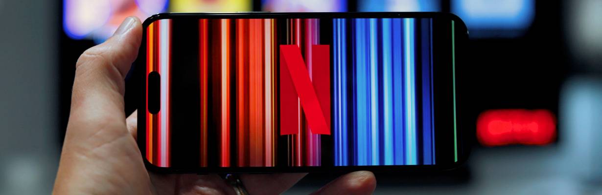 Netflix lança guia com destinos no Brasil e transforma séries em roteiros de viagem