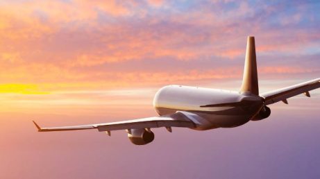 Governo zera impostos combustível aviação. Veja como a medida pode impactar os preços das passagens aéreas no Brasil.