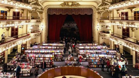 O que fazer em Buenos Aires? Descubra bares de vinho descolados e livrarias incríveis para fugir do roteiro óbvio.