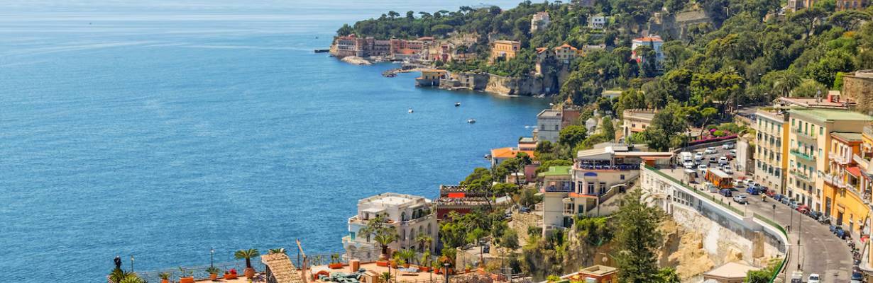 Adeus abordagens insistentes? Capri cria regra para proteger turistas nas ruas