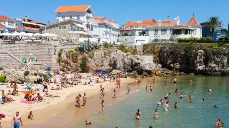 Descubra para onde ir em bate e volta de Lisboa com 7 destinos incríveis, de Sintra a Cascais, perfeitos para passeios de um dia em Portugal.