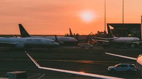 Levantamento internacional destaca os aeroportos que concentram o maior fluxo de passageiros e impulsionam a aviação global.