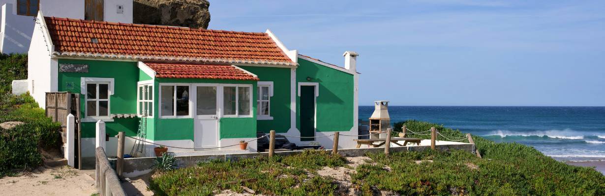 Praia escondida no Algarve é eleita a melhor da Europa em 2026 — e fica longe das multidões