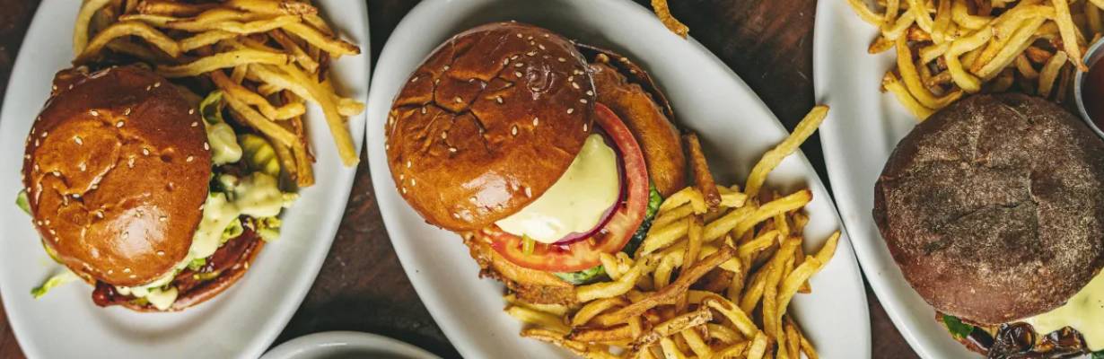 Os 25 melhores hambúrgueres do mundo segundo o Burgerdudes