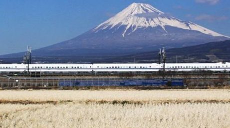 Japão estreia suítes privativas em trens-bala e amplia padrão de luxo ferroviário