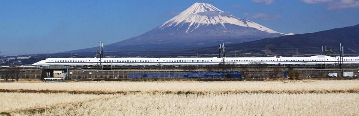 Japão estreia suítes privativas em trens-bala e amplia padrão de luxo ferroviário