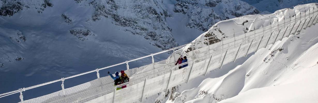 Torre panorâmica transforma experiência turística no Mount Titlis, na Suíça