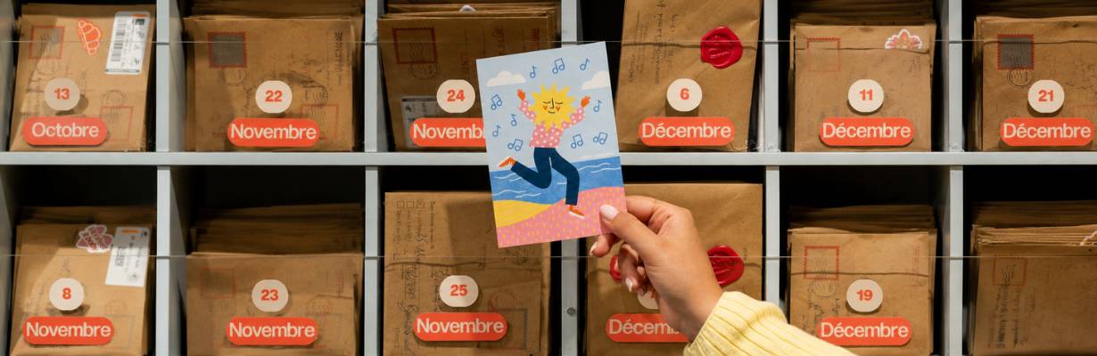 Café Pli em Paris: o primeiro café-correio da Europa onde você pode enviar cartas para o futuro