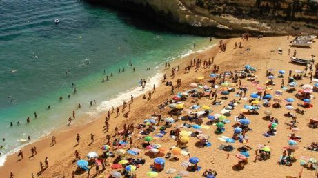 Lagos, Arrifana, Ferragudo, Burgau e Tavira com as melhores dicas de localização e alojamento.