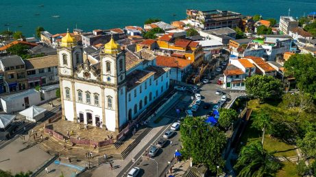 Brasil recebe 5,2 milhões de turistas internacionais em 2026 e registra recorde de gastos de visitantes estrangeiros.