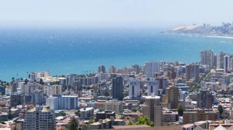 Conhecida como a Cidade-Jardim, Viña del Mar reúne praias, jardins, atrações históricas, cultura e gastronomia no litoral do Chile. Neste mini guia, confira o que fazer, como chegar, quantos dias ficar, melhor época para visitar e um roteiro completo para aproveitar a cidade.