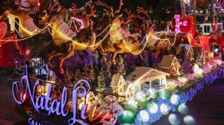 O Natal Luz de Gramado 2026 já tem data para começar e traz duas novidades na programação: os espetáculos Brilho do Natal e Natal Luz in Concert. Além das novas atrações, o evento mantém os tradicionais Grande Desfile de Natal e Nativitaten. Confira quando acontecem as apresentações, como comprar ingressos e quais atrações gratuitas estarão disponíveis.