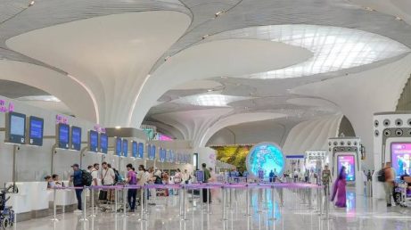 O Prix Versailles 2026 premiou sete aeroportos pela excelência em arquitetura e design. China, Índia e Camboja concentraram quatro dos projetos reconhecidos, enquanto Alemanha e Estados Unidos completaram a lista dos vencedores.