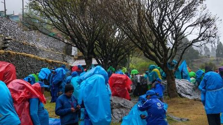 Autoridades peruanas monitoram os trechos afetados, enquanto Machu Picchu permanece aberto para visitação.