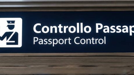 A medida é temporária, não altera as regras do Espaço Schengen e pode aumentar o tempo de espera em aeroportos e portos italianos.