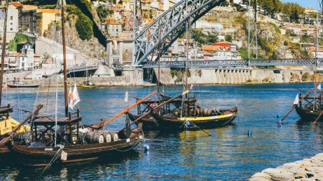 Porto lidera ranking das melhores cidades da Europa para a Geração Z; Rio de Janeiro também aparece entre as melhores do mundo.