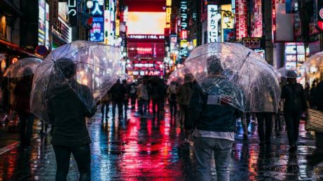 Chuva recorde no Japão deixa turistas ilhados perto de Tóquio