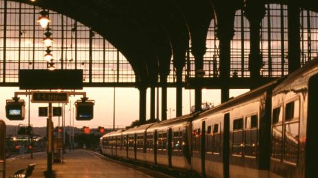 Um novo levantamento avaliou 60 das principais estações ferroviárias da Europa e analisou fatores como pontualidade, tempo de espera, acessibilidade e serviços. A Suíça liderou a classificação, enquanto França, Polônia, Países Baixos e Reino Unido também apareceram entre os destaques.