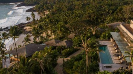 O Guia Michelin selecionou 22 hotéis brasileiros em sua edição de 2026. Rosewood São Paulo e Hotel das Cataratas receberam três Chaves Michelin, enquanto outras 20 propriedades foram reconhecidas com uma ou duas chaves.