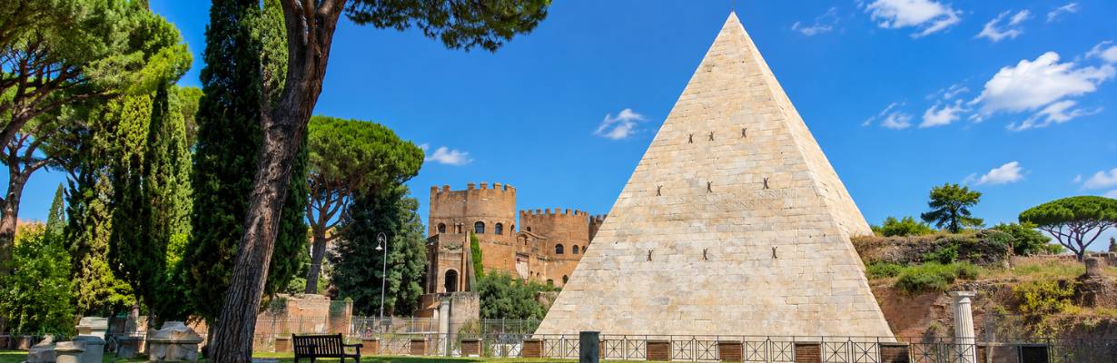 Você sabia que existe uma pirâmide em Roma? Monumento de 2 mil anos reabre ao público